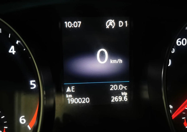 Volkswagen Passat cena 74800 przebieg: 190000, rok produkcji 2018 z Raszków małe 92